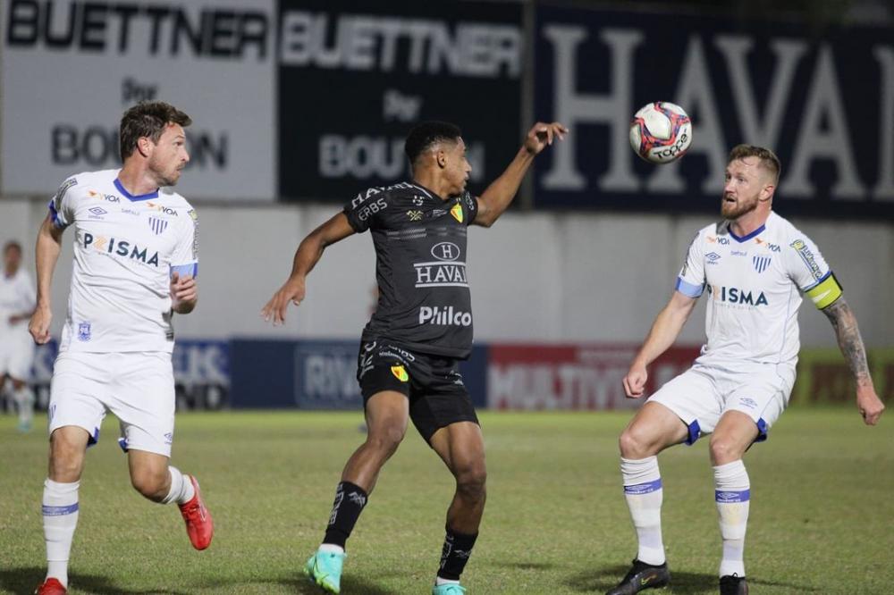 Série B: Brusque e Avaí ficam no 0 a 0