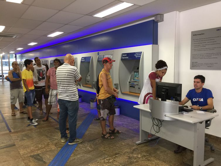 Cerca de 13 milhões de trabalhadores não sacaram dinheiro extra do FGTS; prazo terminou