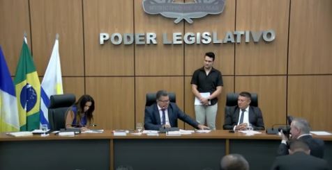 Vereadores mantêm veto ao projeto de lei que proibia a linguagem neutra em Palmas