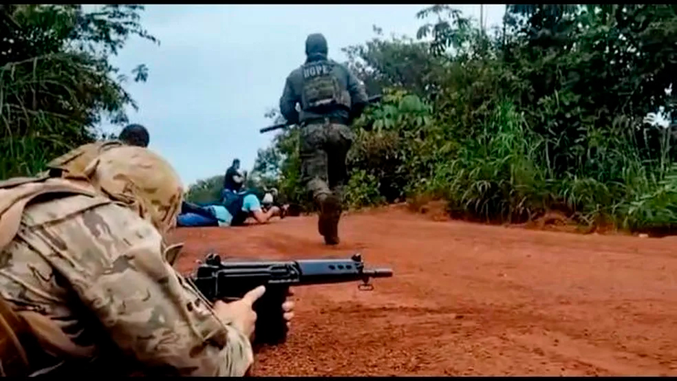 Suspeito de participar do ataque a cidade em Mato Grosso fica ferido em confronto com policiais
