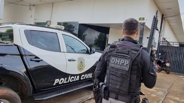 Homem é indiciado por tentativa de homicídio após usar pedaço de garrafa para cortar garganta de comerciante