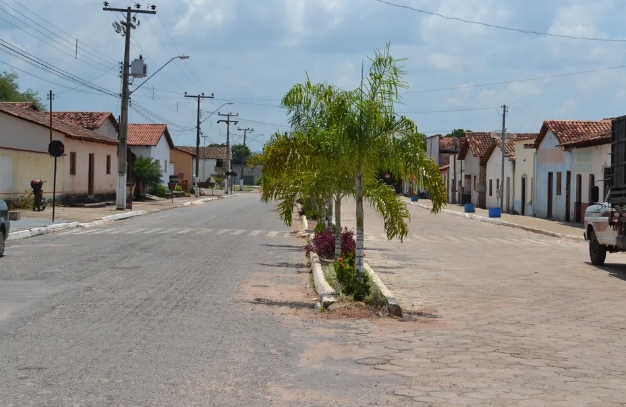 Motociclista morre após bater com caminhonete na BR-010
