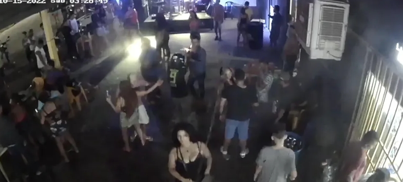 VÍDEO: Suspeito de matar homem a tiros durante festa é preso em praia