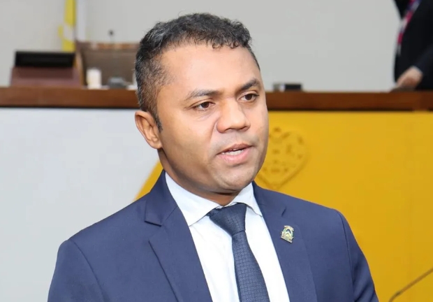 Deputado Moisemar Marinho assume cargo no governo e abre vaga na Assembleia